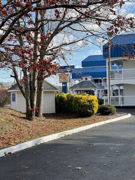 More Photos Of 633 White Horse Pike, Absecon Hotel For Sale