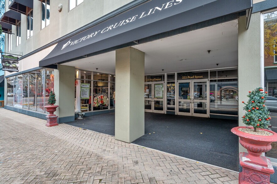 More Photos Of 222 Pearl St, New Albany Office Residential For Lease
