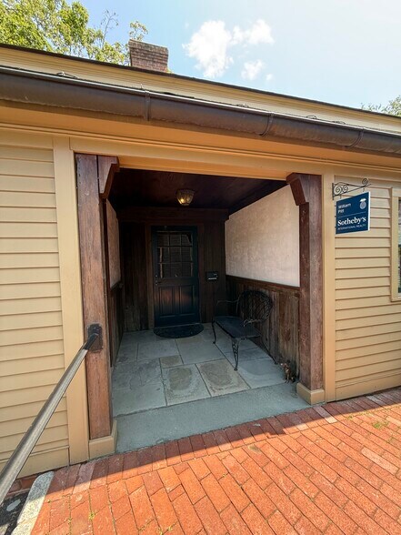 More Photos Of 931 Main St, South Glastonbury Office For Lease