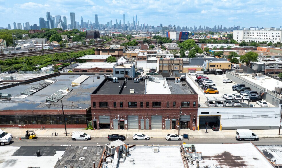 More Photos Of 3718 57th St, Woodside Distribution For Sale