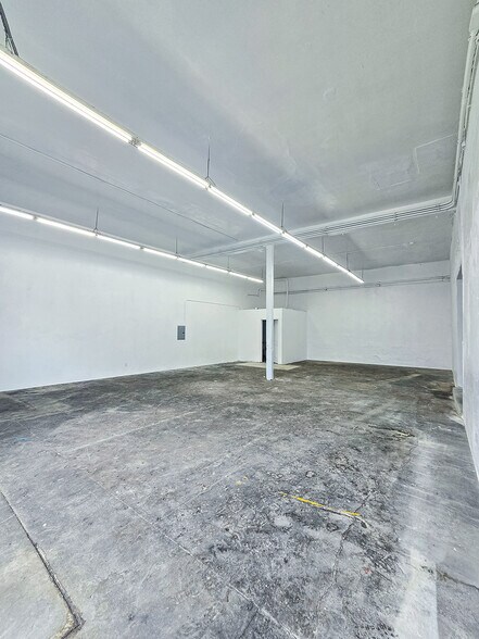 More Photos Of 707-711 E 10th St, Los Angeles Storefront For Lease