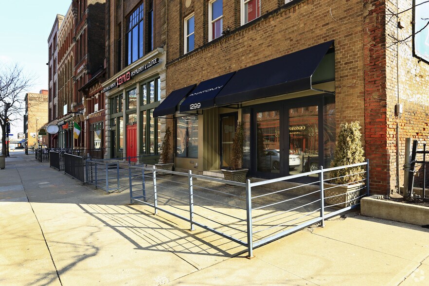 More Photos Of 1299 W 9th St, Cleveland Bar For Sale