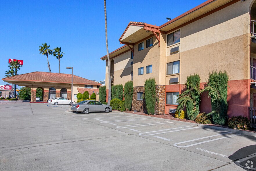 More Photos Of 1415 E Yosemite Ave, Manteca Hotel For Lease