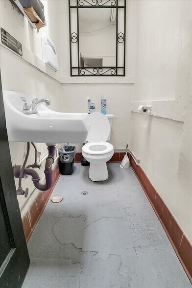 More Photos Of 2336-2338 Pacific Ave, Long Beach Storefront Retail Residential For Sale