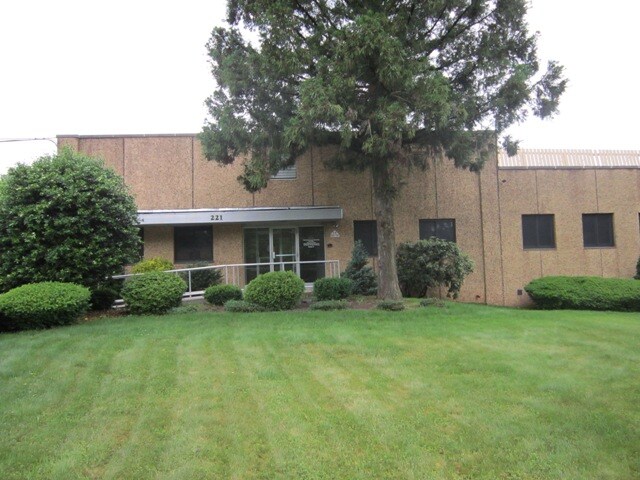 More Photos Of 221-223 Stirling Rd, Warren Service For Lease