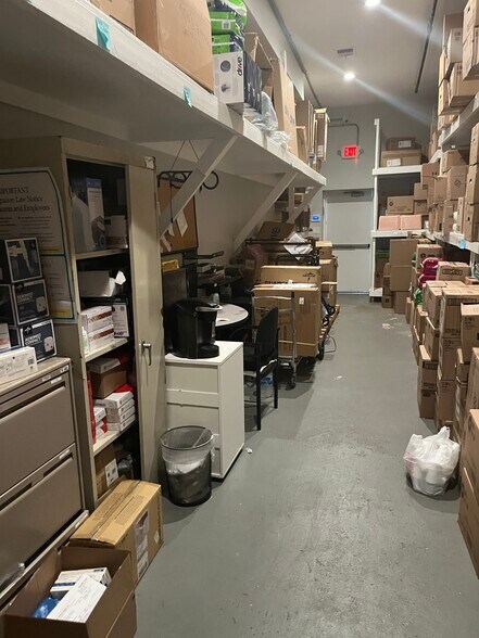 More Photos Of 1618 7th St NW, Washington Storefront Retail Office For Lease