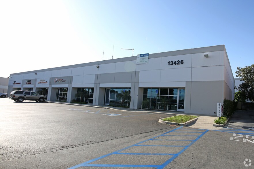 More Photos Of 13426 Rosecrans Ave, Norwalk Warehouse For Lease