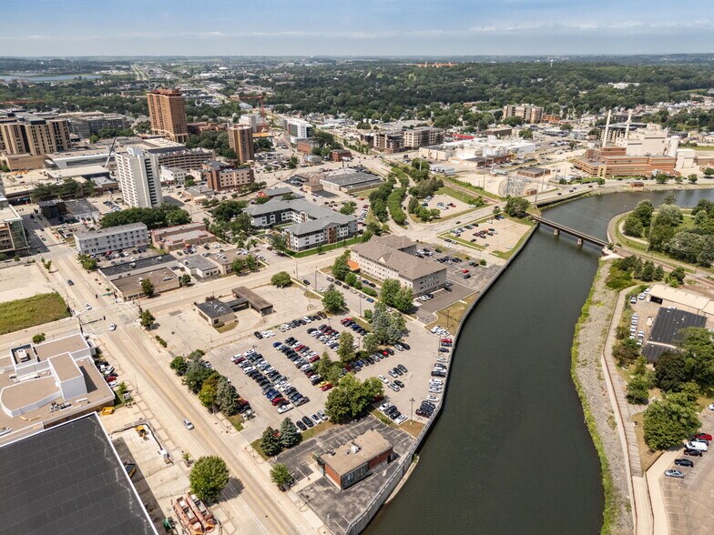 More Photos Of 307 E Center St, Rochester Office For Sale