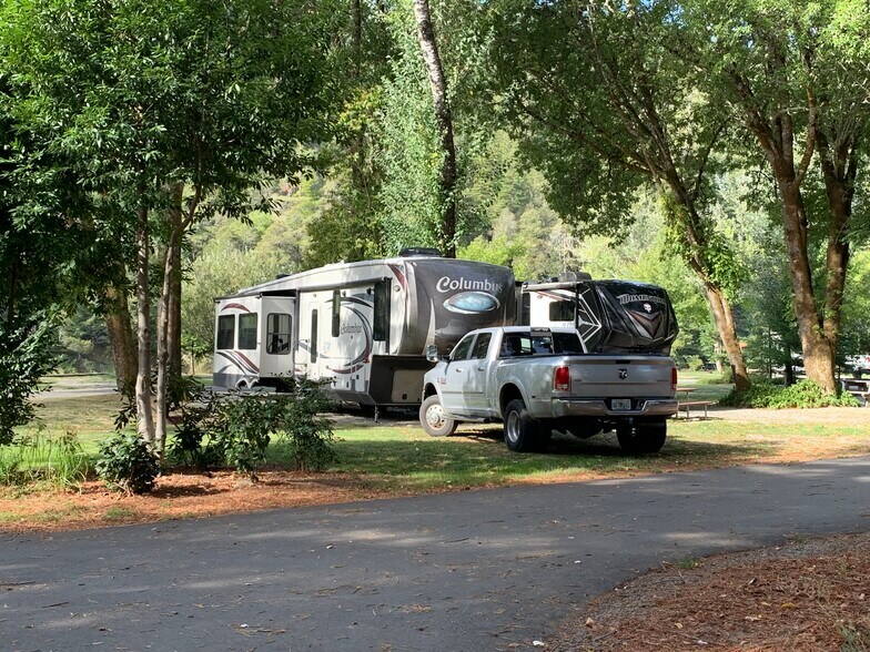 More Photos Of 455 Boy Scout Rd, Myers Flat Trailer Camper Park For Sale