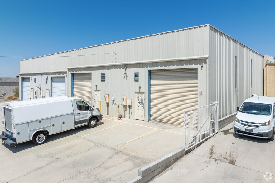 More Photos Of 2880 Sweetwater Ave, Lake Havasu City Light Manufacturing For Sale