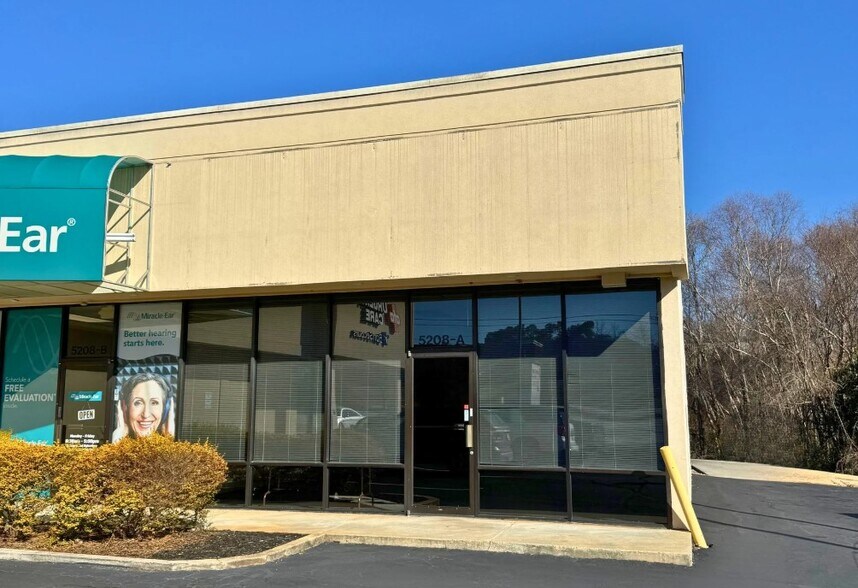 More Photos Of 5208 Calhoun Memorial Hwy, Easley Freestanding For Lease