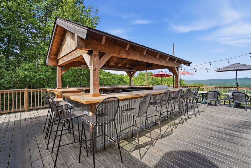 More Photos Of 100 Mountain Rd, Easthampton Restaurant For Sale