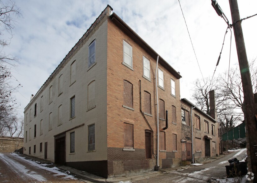 More Photos Of 321 Pennwood Ave, Pittsburgh Warehouse For Lease