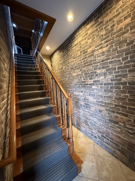 More Photos Of 7747 Auburn Rd, Utica Storefront Retail Office For Sale