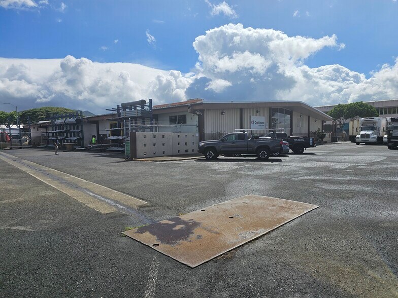 More Photos Of 2886 Paa St, Honolulu Warehouse For Sale