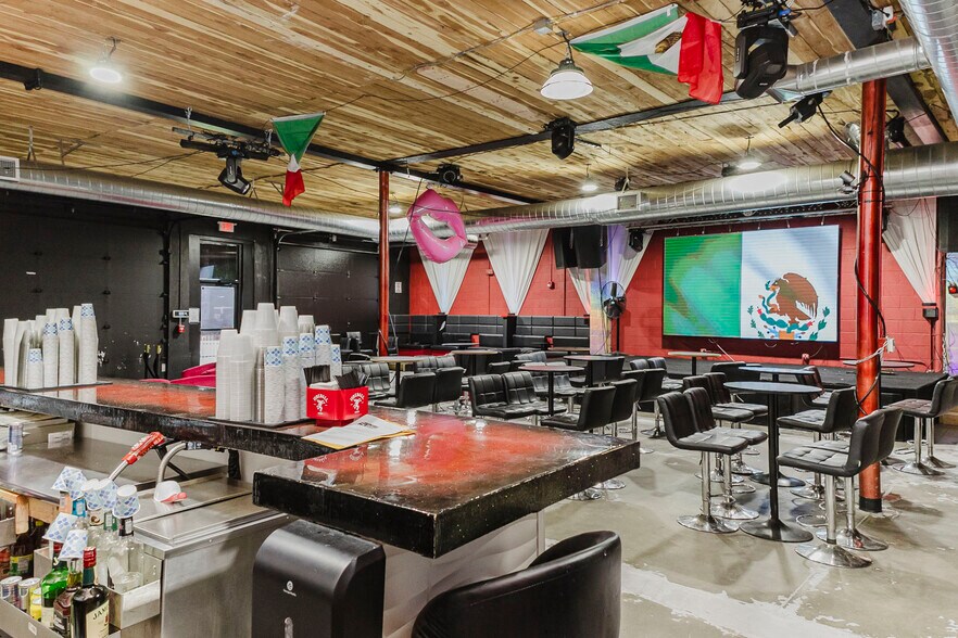 More Photos Of 130 N Washington Ave, Wichita General Retail For Sale