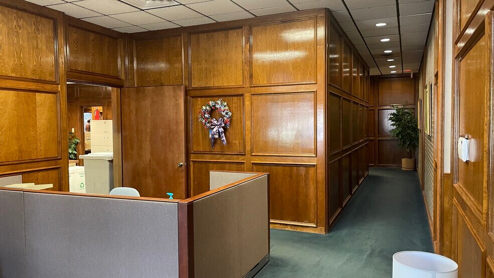 More Photos Of 2801 S Interstate 35 S, Austin Loft Creative Space For Lease