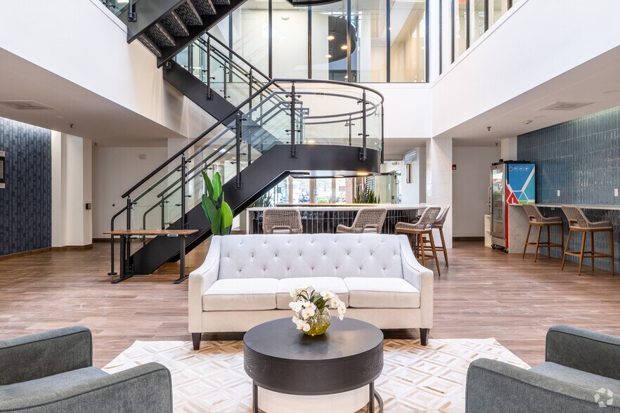 More Photos Of 120 Turnpike Rd, Southborough Office For Lease