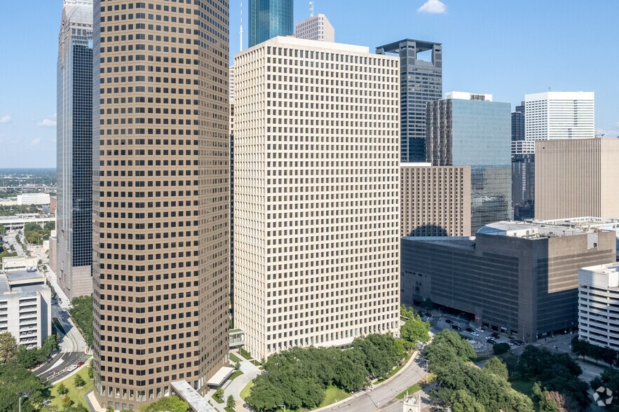 More Photos Of 1200 Smith St, Houston Office For Lease