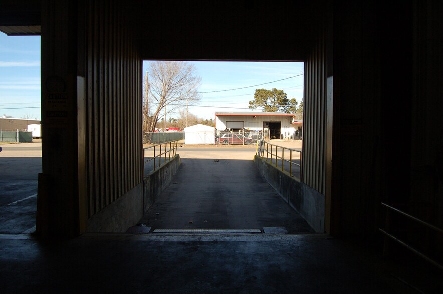 More Photos Of 3245 Stagecoach Rd, Keithville Warehouse For Sale