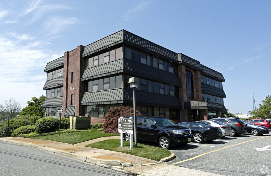 More Photos Of 10 Allen St, Toms River Office For Lease