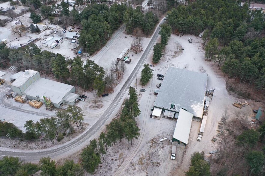 More Photos Of 49 Industrial Park Rd, Keeseville Warehouse For Lease