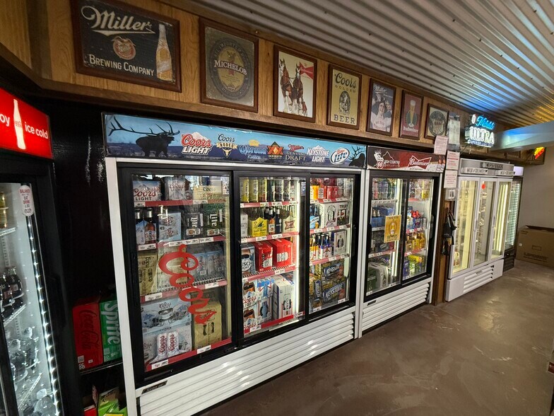 More Photos Of 781 Broadway ave, Des Moines General Retail For Sale