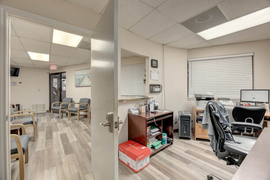 More Photos Of 700-H Everhart Rd, Corpus Christi Office For Sale