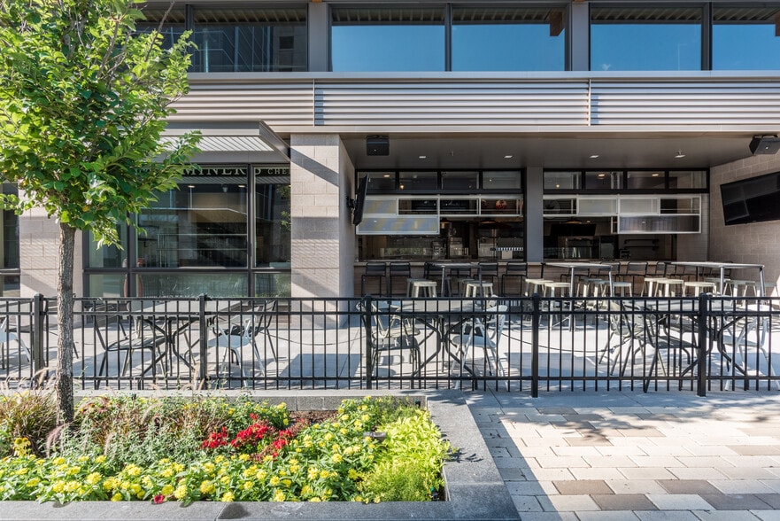 More Photos Of 2000 S Colorado Blvd, Denver Office For Lease