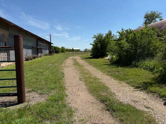 Primary Photo Of 1301 S Hobart St, Pampa Contractor Storage Yard For Sale