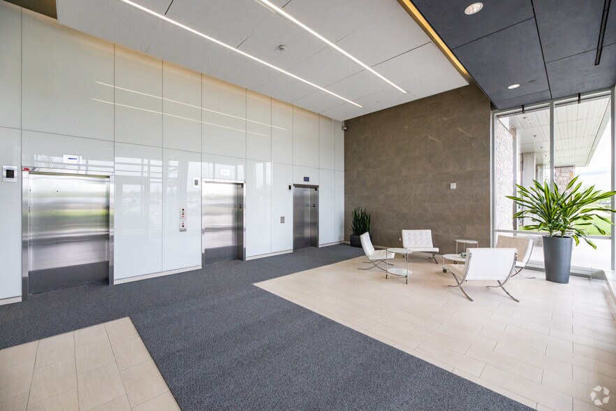 More Photos Of 5015 Spectrum Way, Mississauga Office For Lease