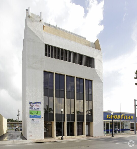 More Photos Of 2835 Hollywood Blvd, Hollywood Office For Lease