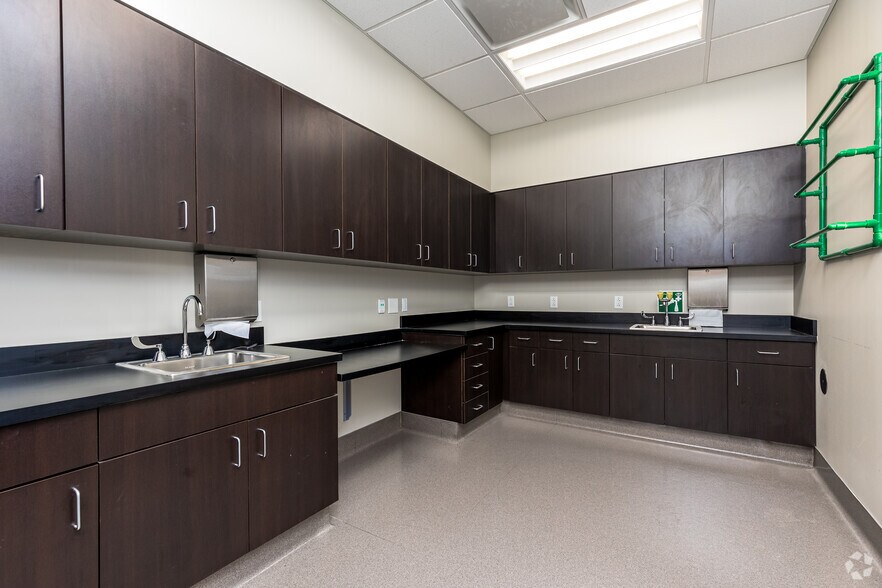 More Photos Of 11970 N Central Expy, Dallas Medical For Lease