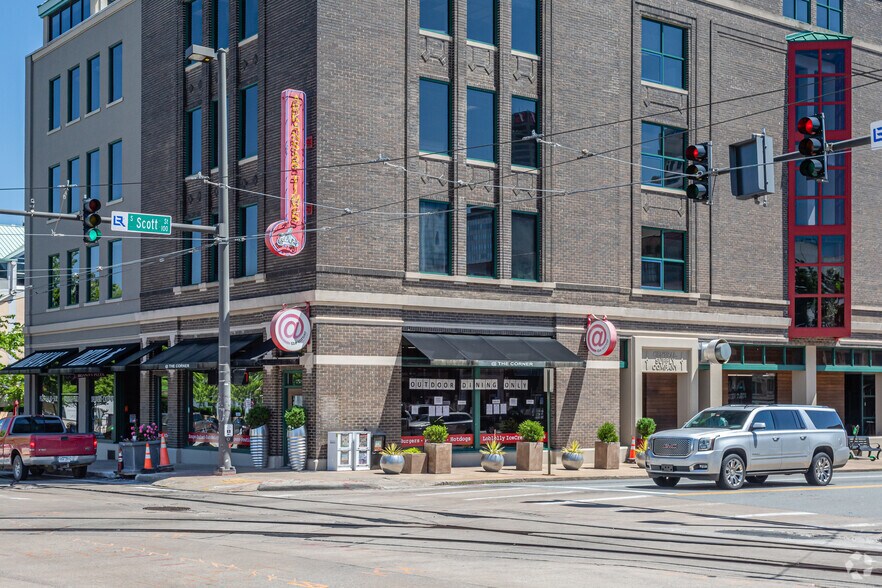 More Photos Of 201 E Markham St, Little Rock Office For Lease