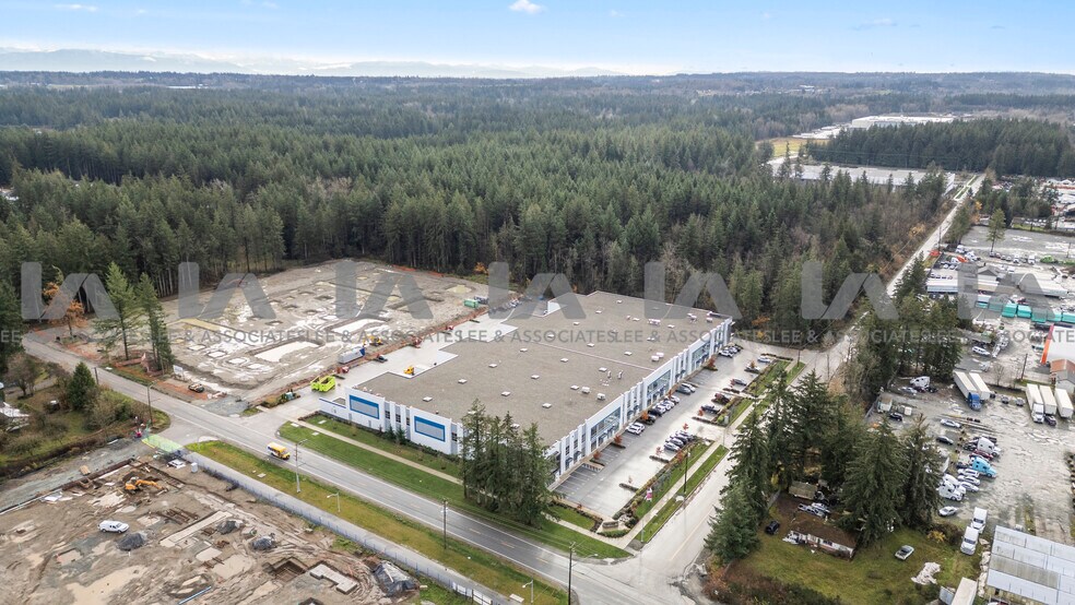 More Photos Of 3170 194 St, Surrey Showroom For Sale