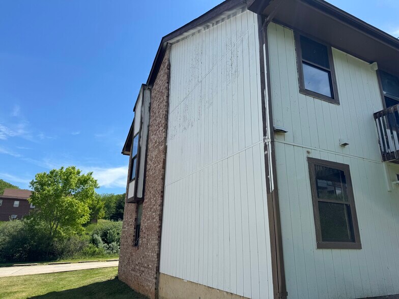 More Photos Of 237 Sherrad St, Marlinton Apartments For Sale