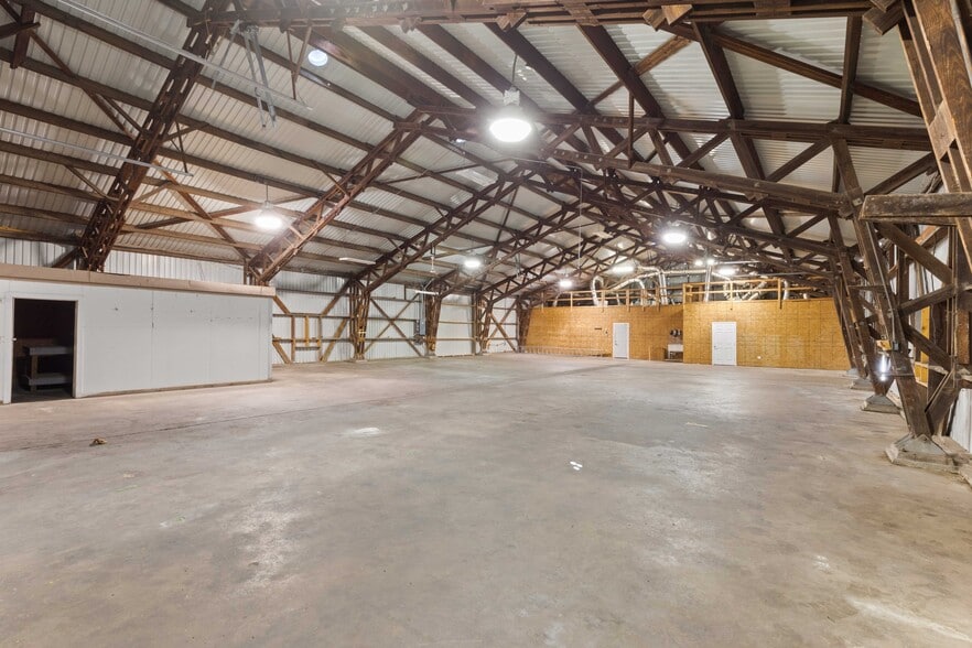 More Photos Of 1618 Callaway Dr, Alvin Warehouse For Lease