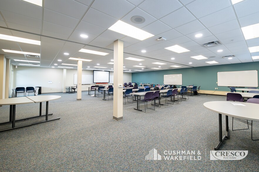 More Photos Of 4261 Fulton Pky, Cleveland Office For Sale