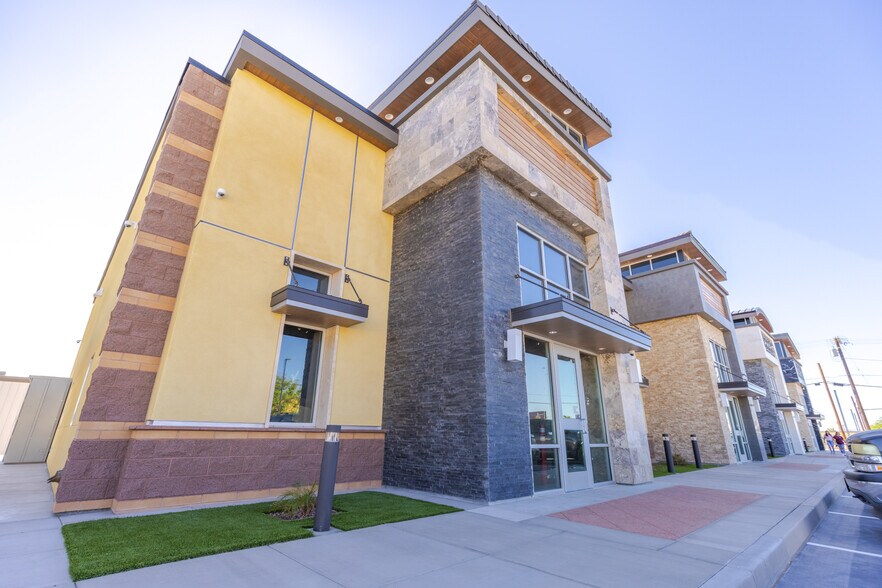 More Photos Of 1446 W Pico Ave, El Centro Medical For Lease