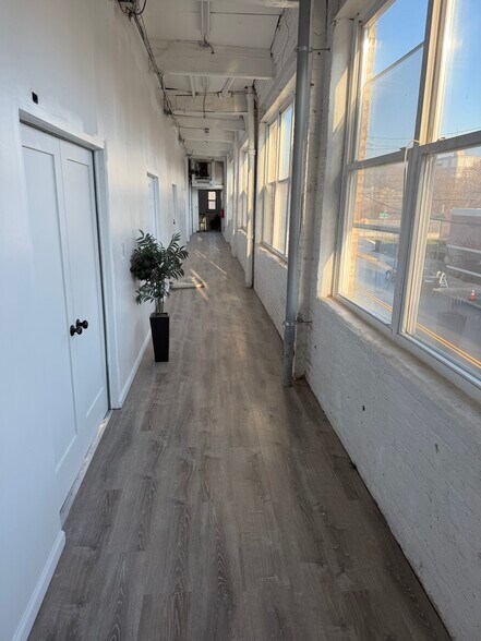 More Photos Of 60 Dickerson St, Newark Light Manufacturing For Lease