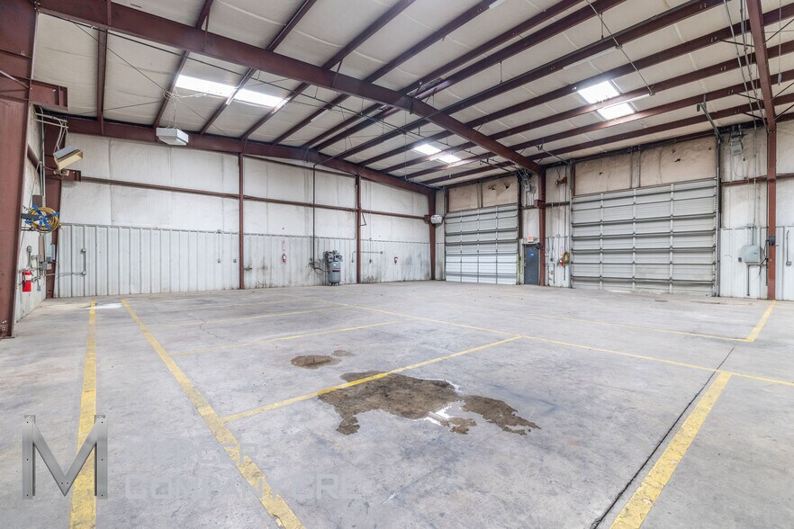 More Photos Of 813 SE 84th St, Oklahoma City Manufacturing For Sale