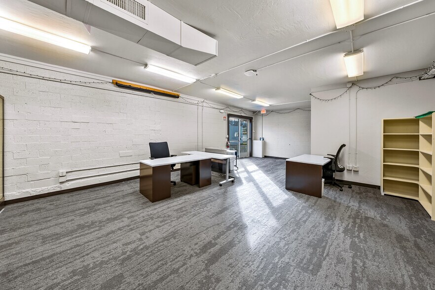 More Photos Of 209 N Pacific Hwy, Talent General Retail For Sale