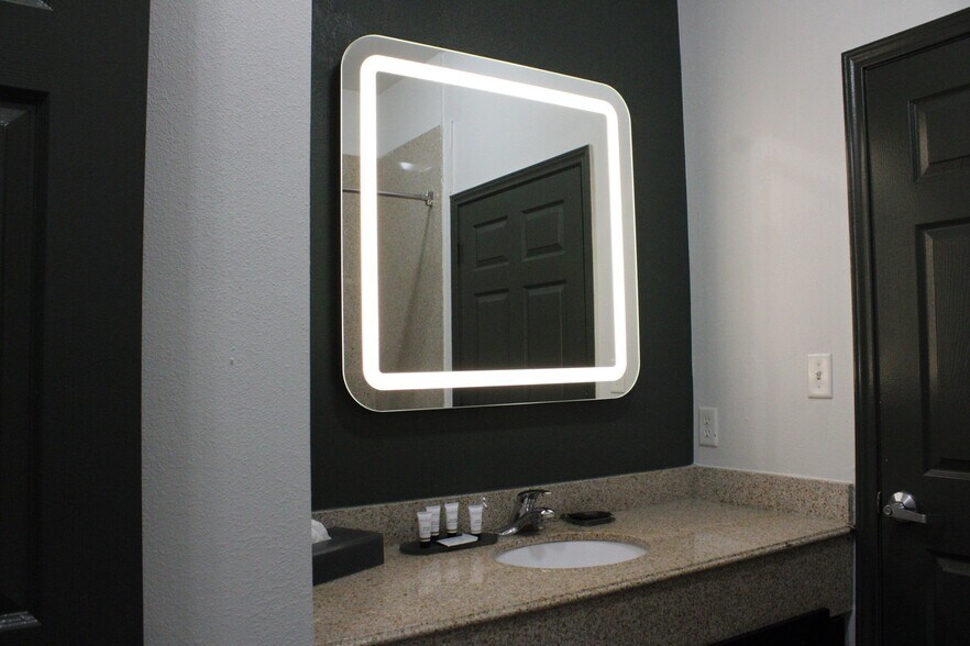 More Photos Of 104 N LHS Dr, Lumberton Hotel For Sale