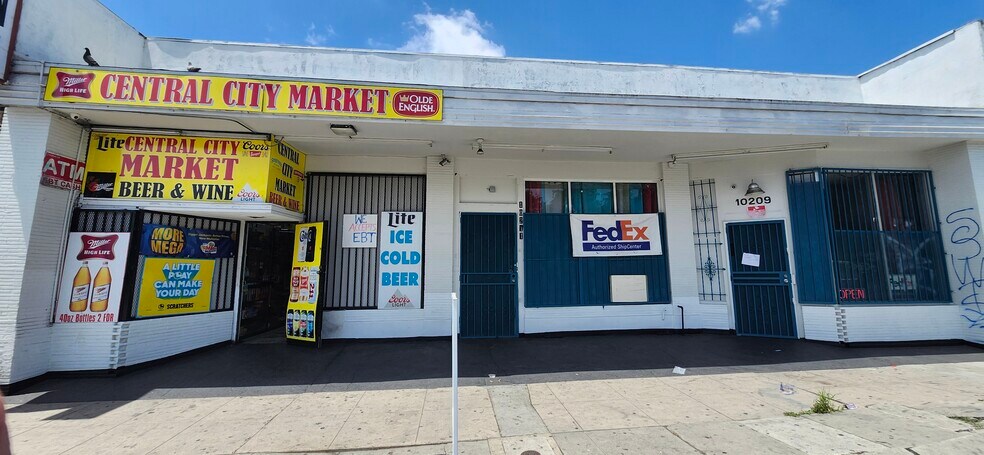 More Photos Of 10209 S Central Ave, Los Angeles Convenience Store For Lease