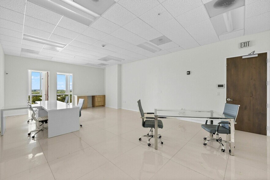 More Photos Of 20200 W dixie Hwy, Aventura Medical For Sale