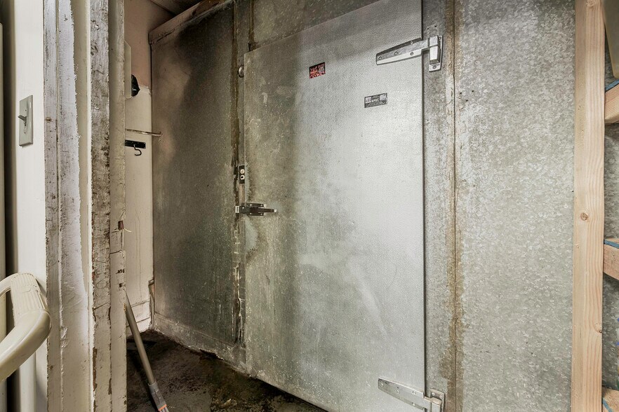 More Photos Of 2336-2338 Pacific Ave, Long Beach Storefront Retail Residential For Sale