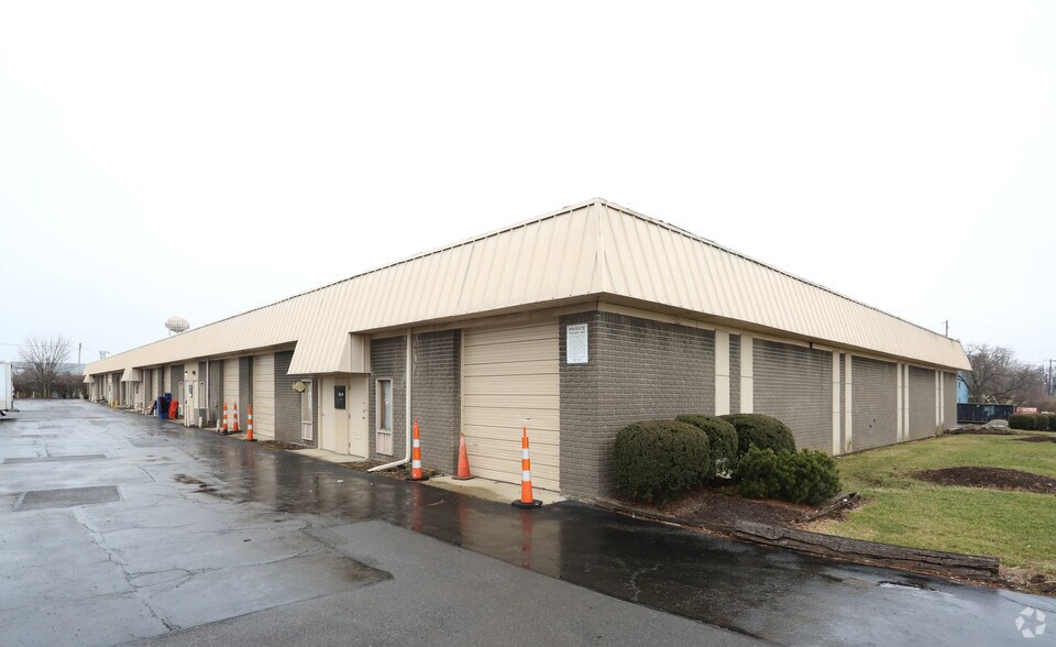 More Photos Of 515-553 Schrock Rd, Columbus Warehouse For Lease