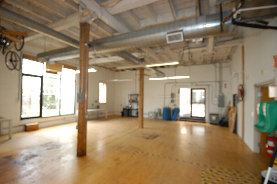 More Photos Of 84 Hamilton St, Cambridge Office For Lease