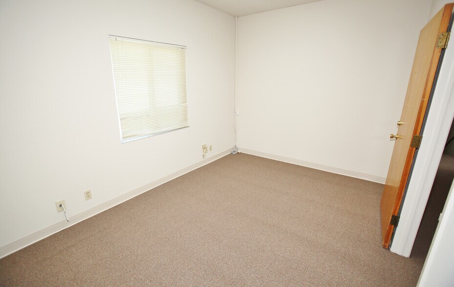 More Photos Of , Hayward Office For Sale