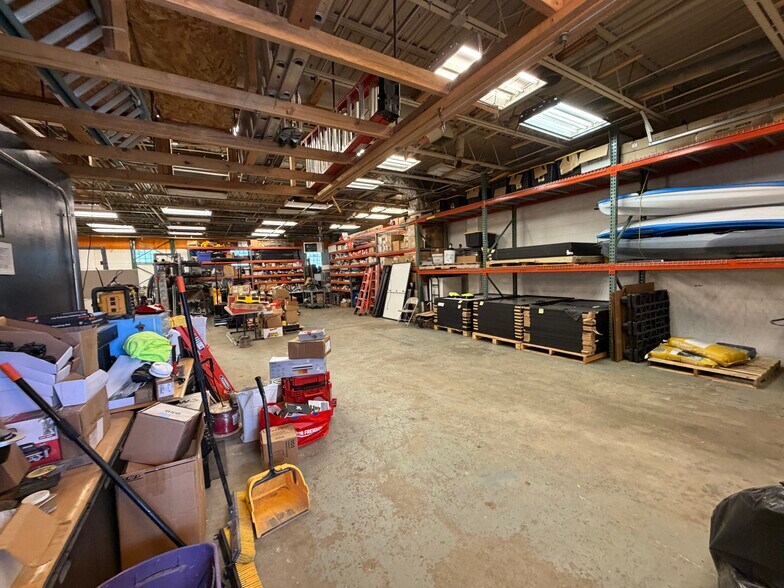 More Photos Of 521 Irish Hill Rd, Runnemede Light Distribution For Sale